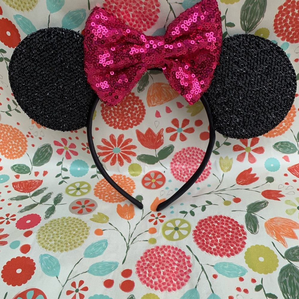 Minnie Mouse headband brand new
